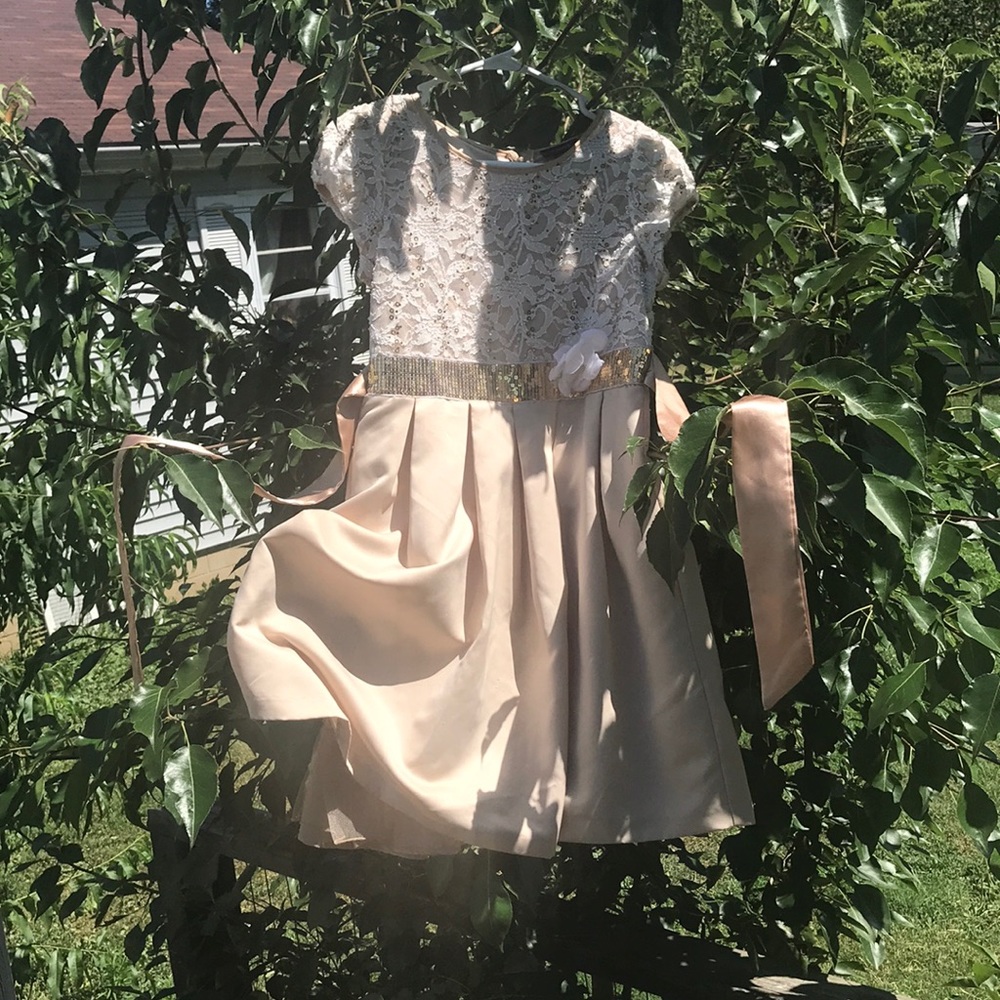Girls elegant knee length gold/satin/lace dress